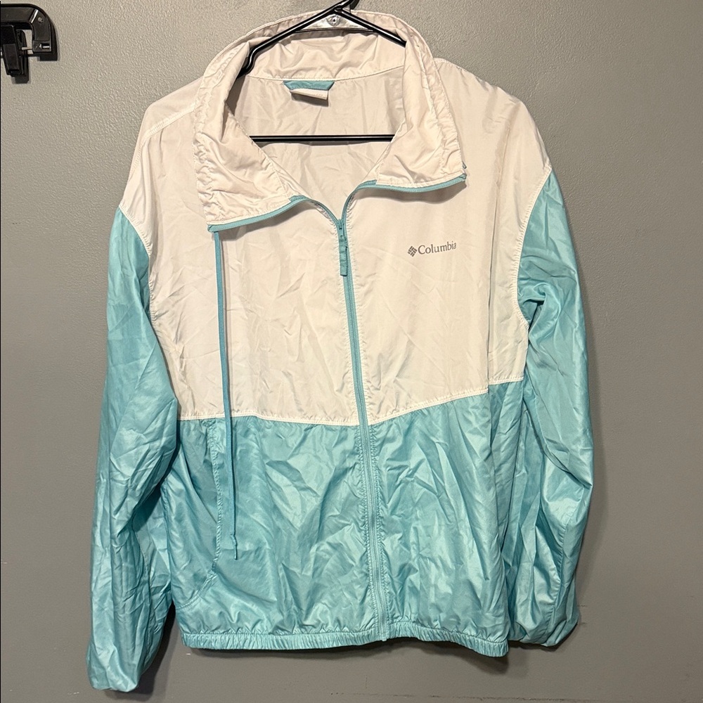 Columbia Two-Tone White and Blue Jacket